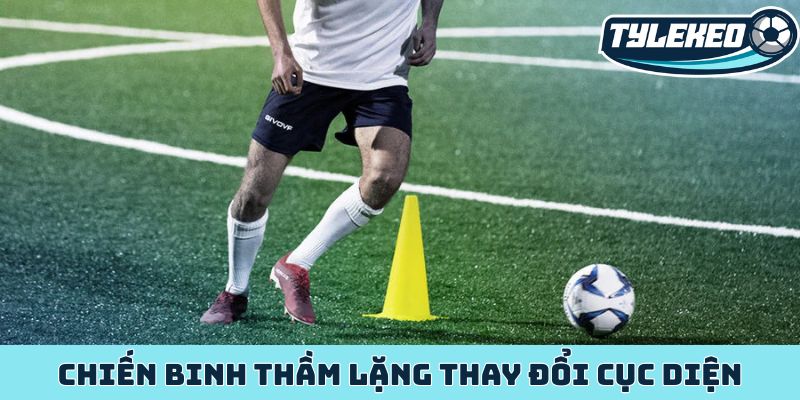 Tiền đạo phòng ngự là gì - Thấu hiểu bí quyết chiến thắng 4 Chiến binh thầm lặng thay đổi cục diện