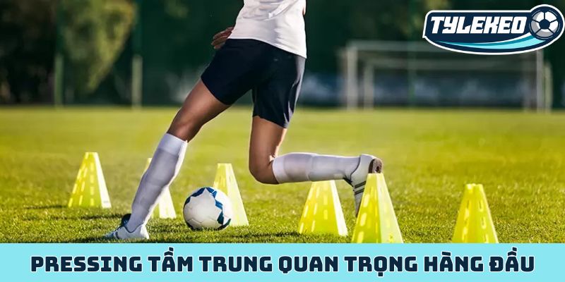Chiến thuật Pressing - Định hình bóng đá thời đại mới 3 Pressing tầm trung quan trọng hàng đầu